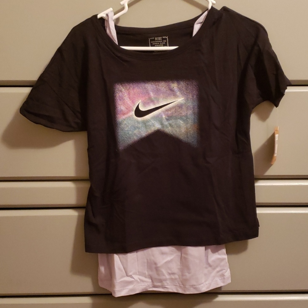 Girls Nike shirt L
